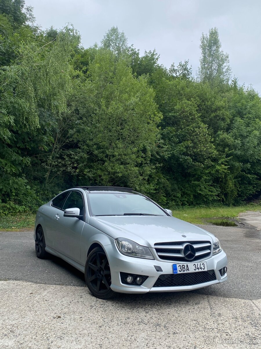 Mercedes benz w204 coupe - 2
