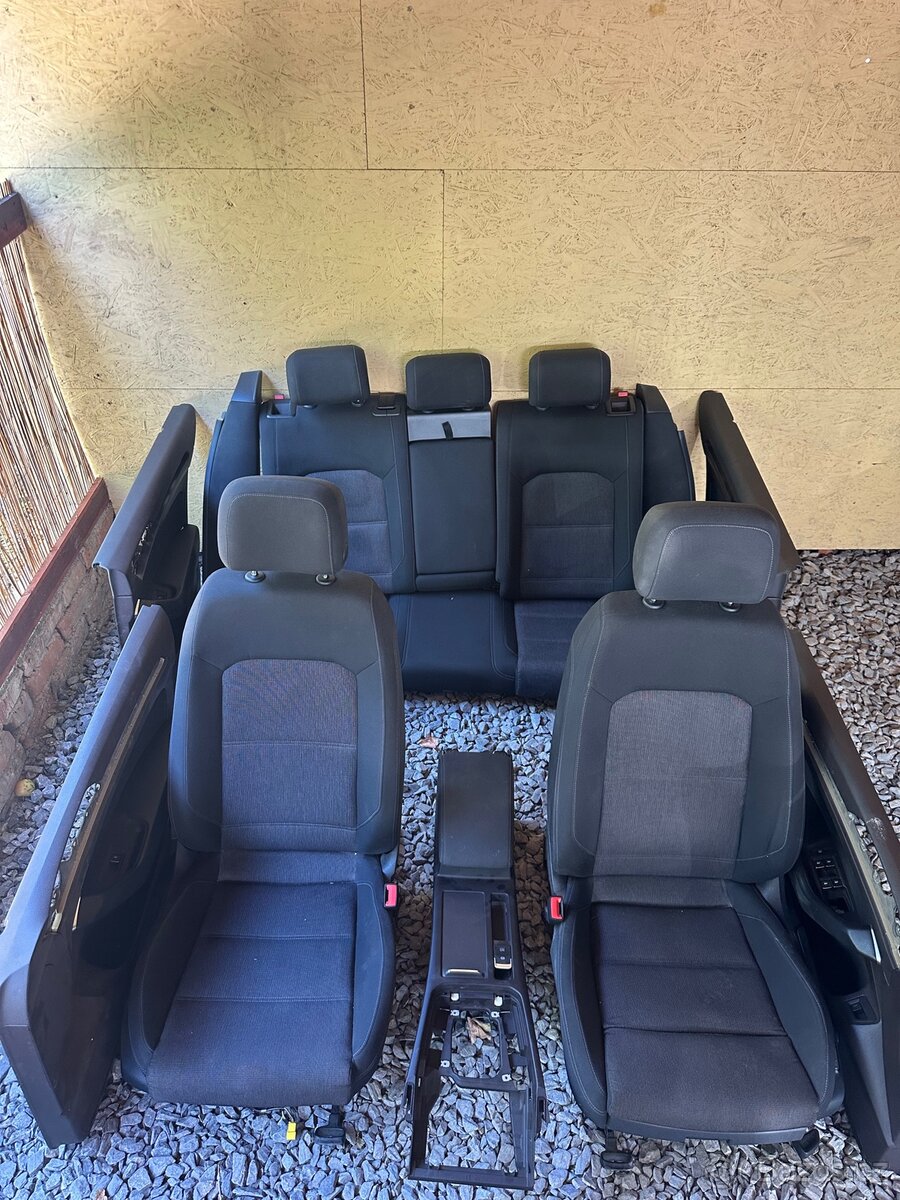 Sedačky VW Passat B8 - 2