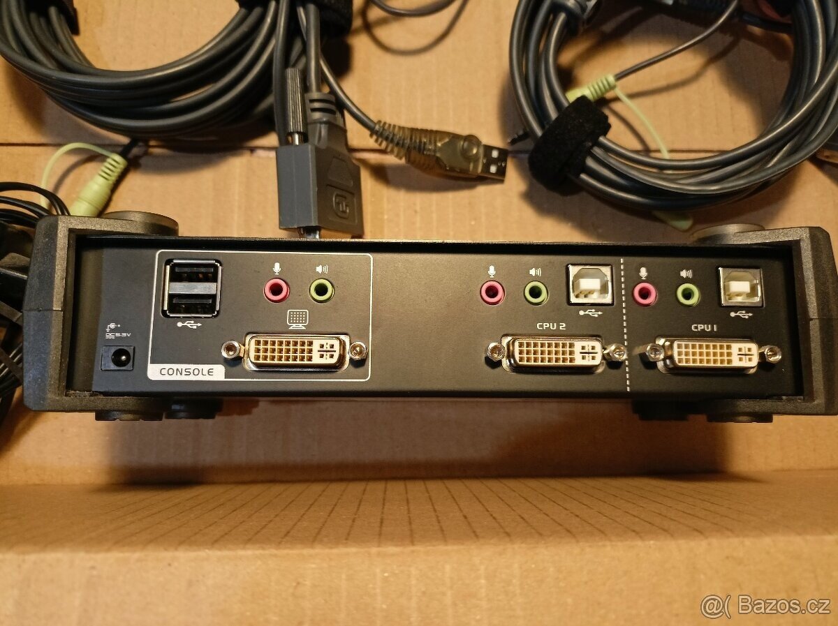 ATEN KVM switch CS1762A - 2