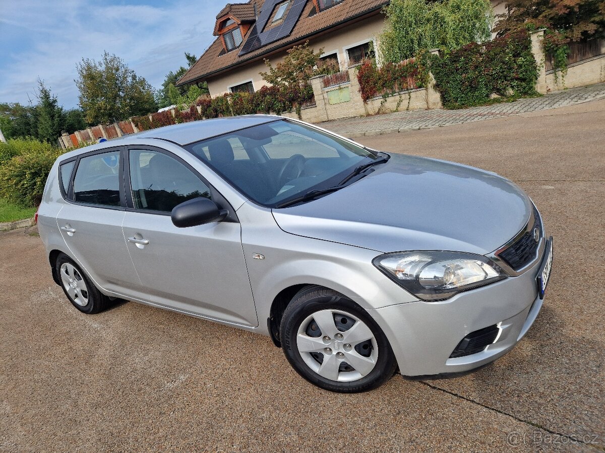 Kia Ceed 1.4 benzin - face lift - - 2