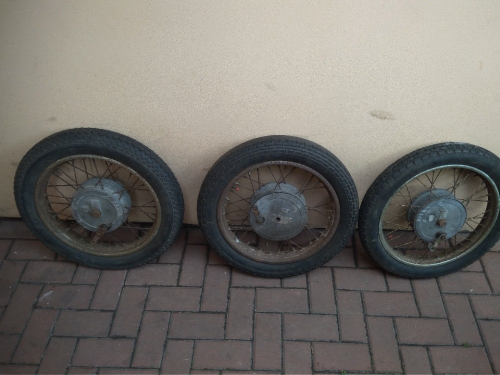 JAWA kompletní kola 16“ (3 ks) originál i původní stav - 2