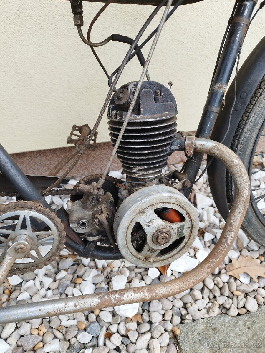 Motocykl veterán Peugeot - 2