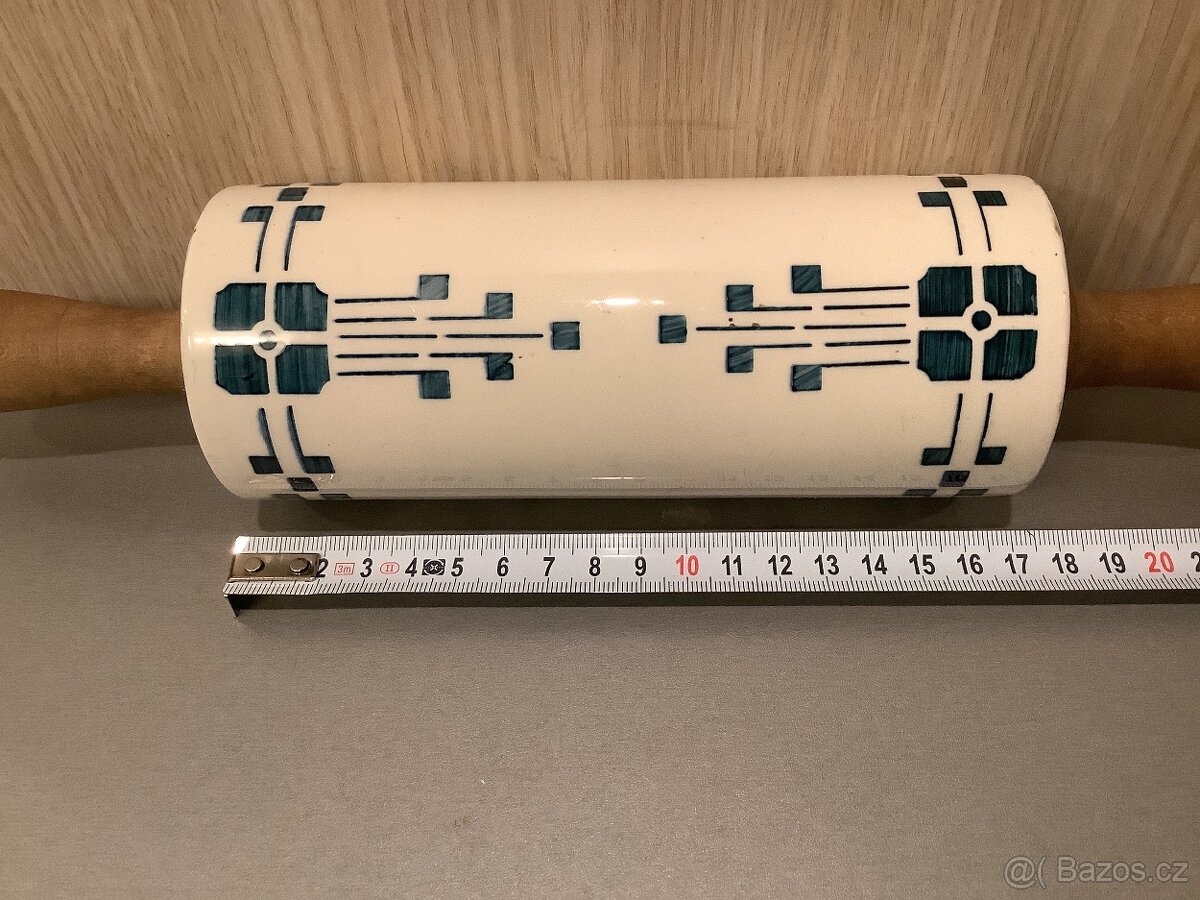 Porcelánový váleček - 2