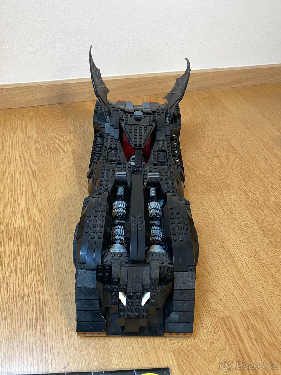 LEGO 7784 Batman: The Batmobile - 2