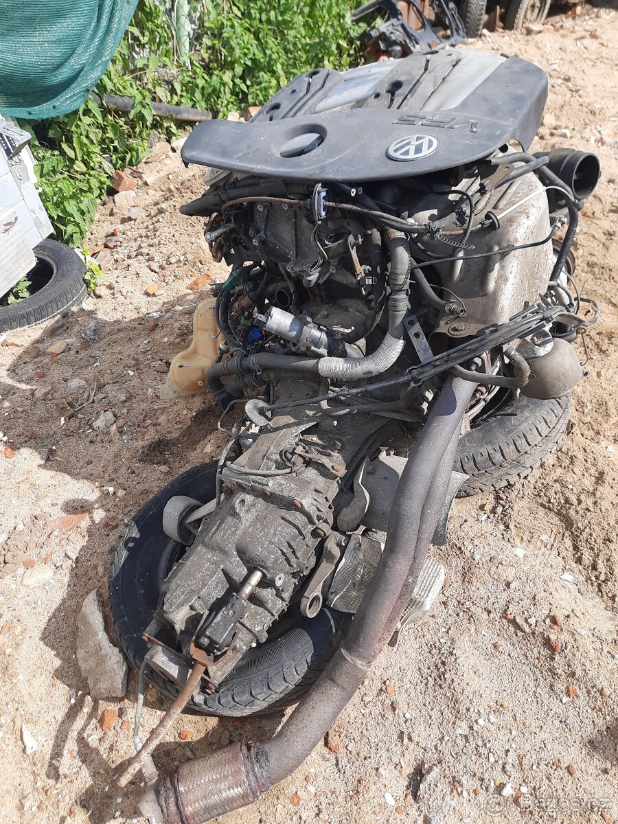 Motor VW Passat VR5 2.3 110kw + převodovka - 2