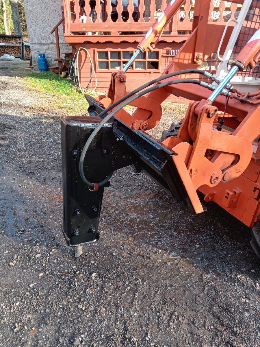 Kladivo na bobcat - 2