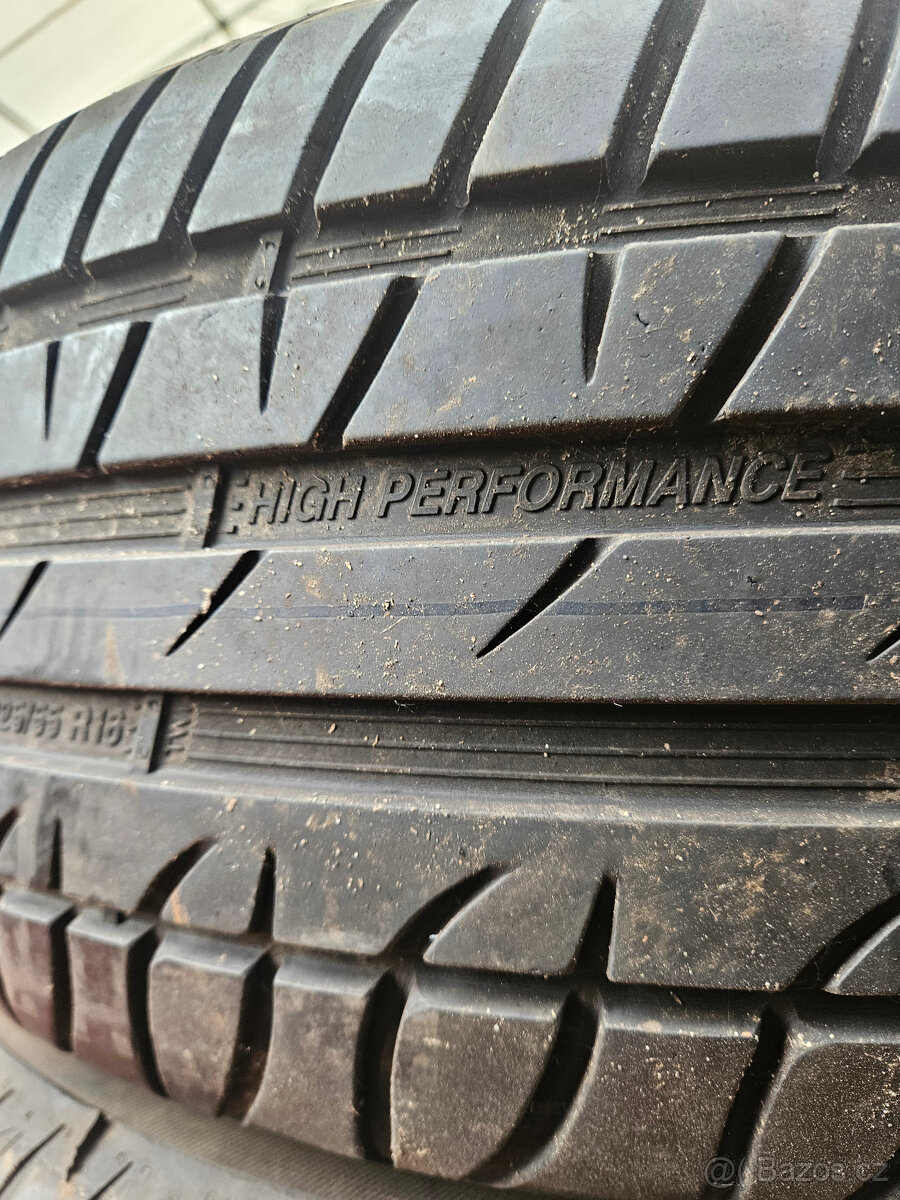 225/55R16 95V Taurus High Performance - 2
