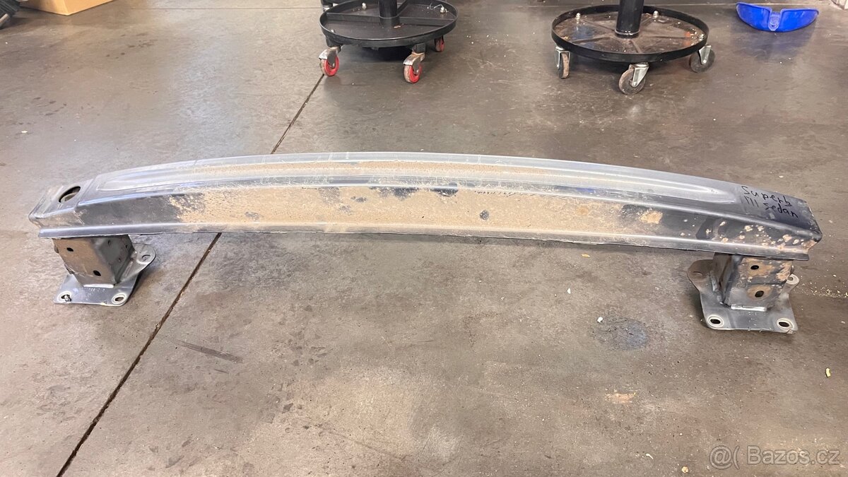 Výztuha zadního nárazníku. - 2