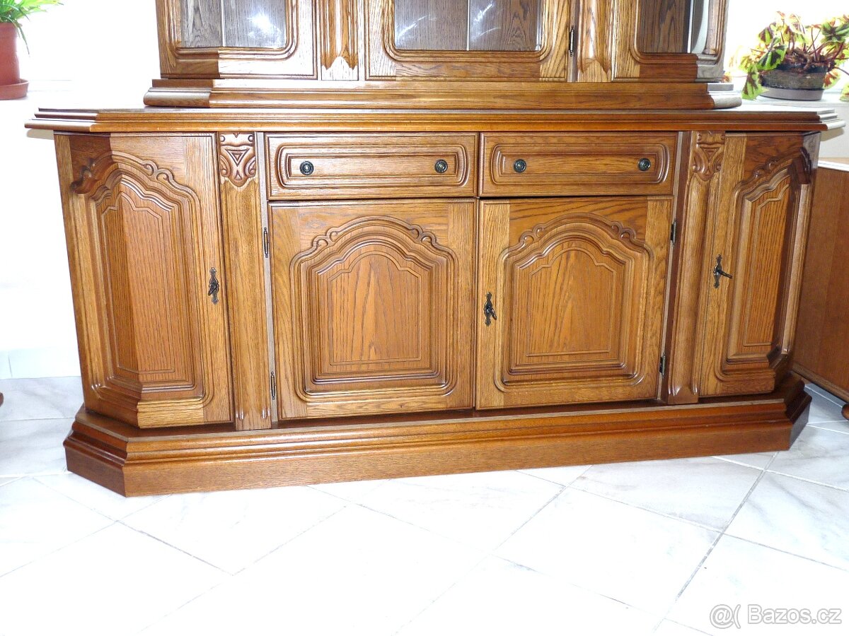 čtyř dveřová komoda v rustikálním stylu - 2