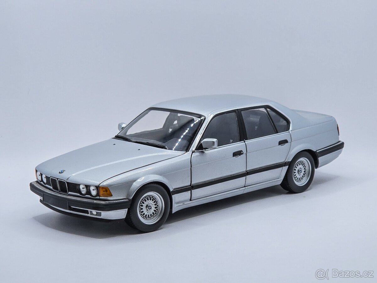 BMW E32 730i 1:18 Minichamps - 2
