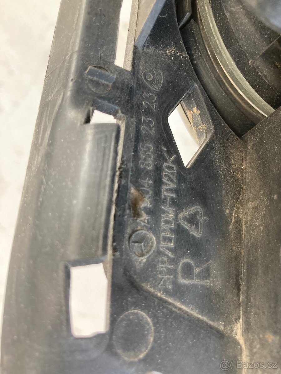 Mercedes W204, C-class,mřížka nárazníku - 2