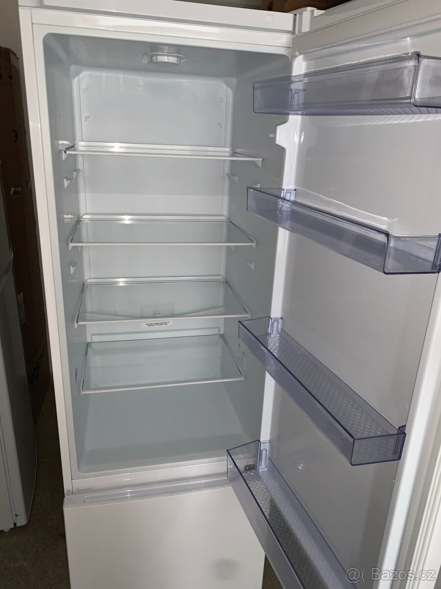 Lednice BEKO RCSA300K20W - 2