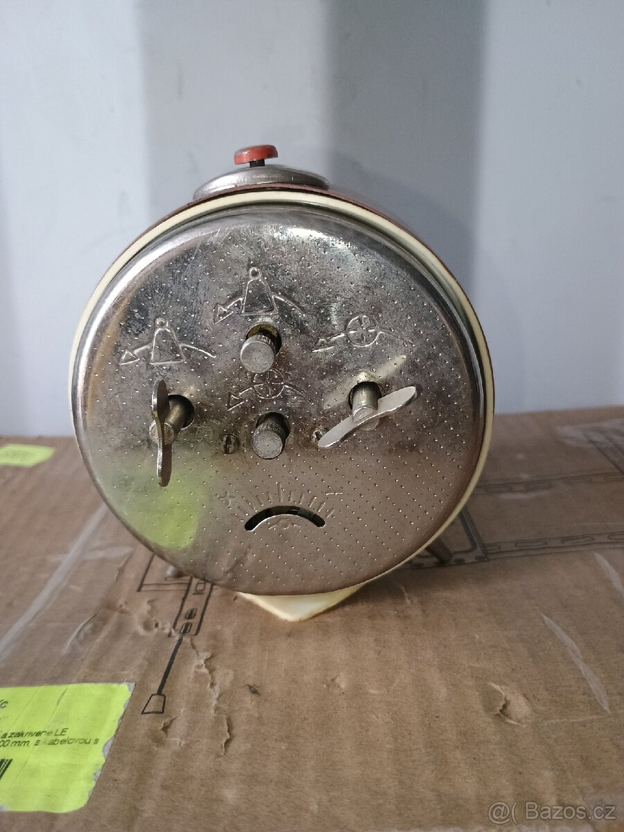 Budík Vityaz červenohnědý - 2