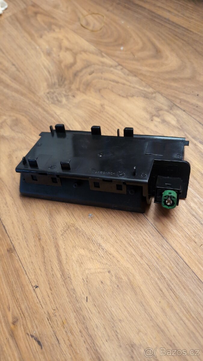 Přihrádka s USB passat B8 - 2