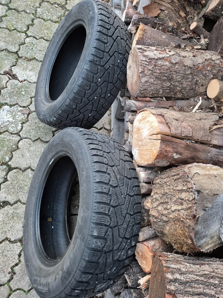Zimní pneu Pirelli 215 60 R16 - 2