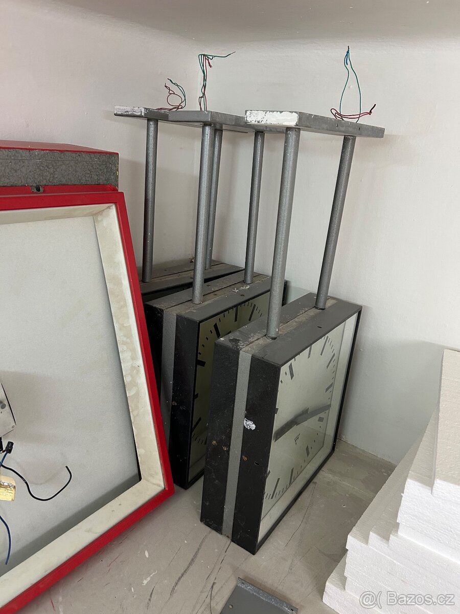 Hodiny pragotron - 2