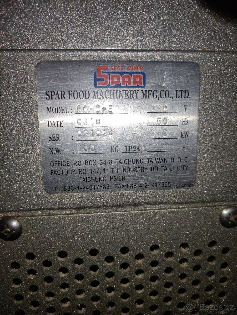 Kuchyňský robot SPAR 60 včetně veliké sady příslušenství - 2