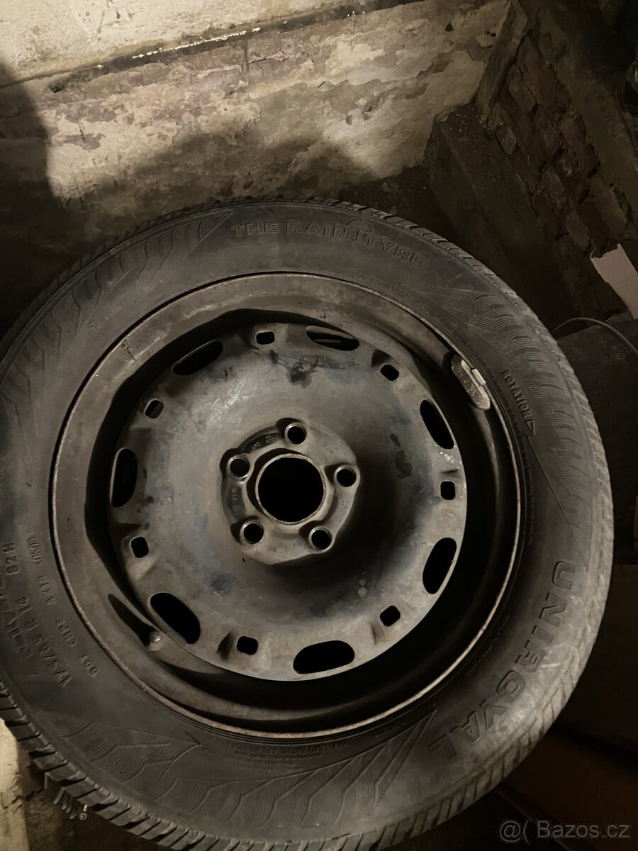 Prodám letní pneu 175/65/14 na plecháčích 5x100(Fabia) - 2