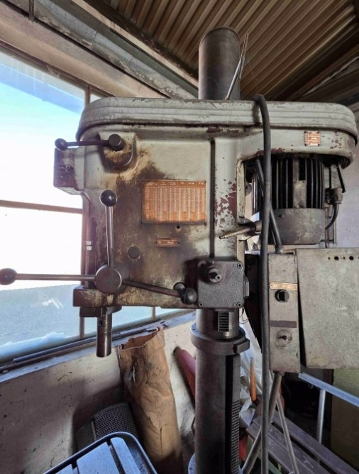 Prodávám Použitá vrtačka VS 32 B, r. v. 1988 - 2