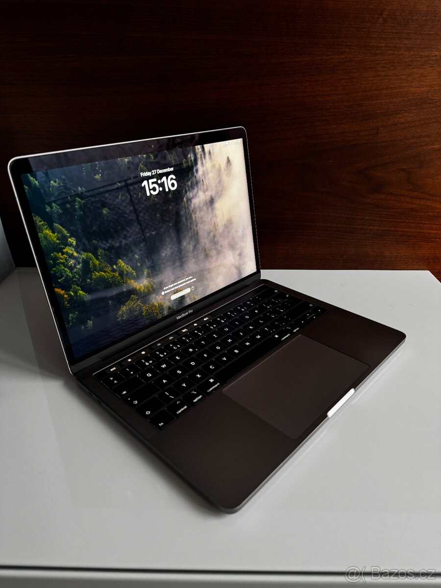 MacBook Pro 13" Touch Bar Space Gray, i5, rok 2019, 8GB RAM - 2