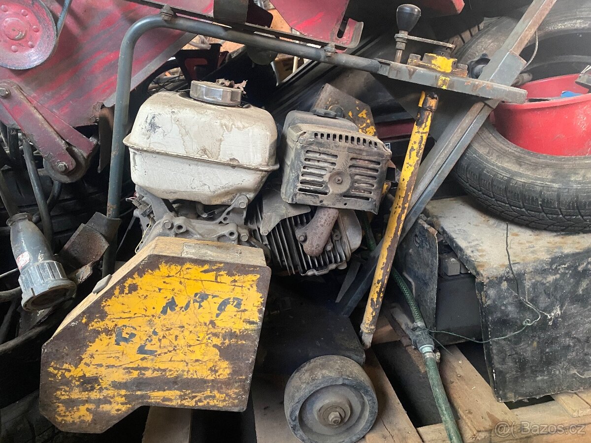 Řezačka na asfalt-beton - 2