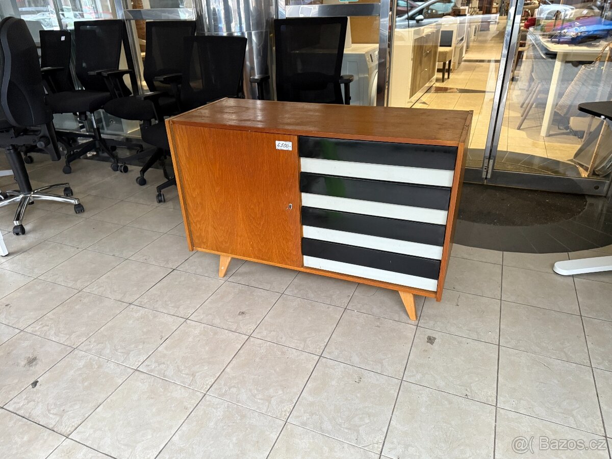 Komoda U-458 J. Jiroutek - 2