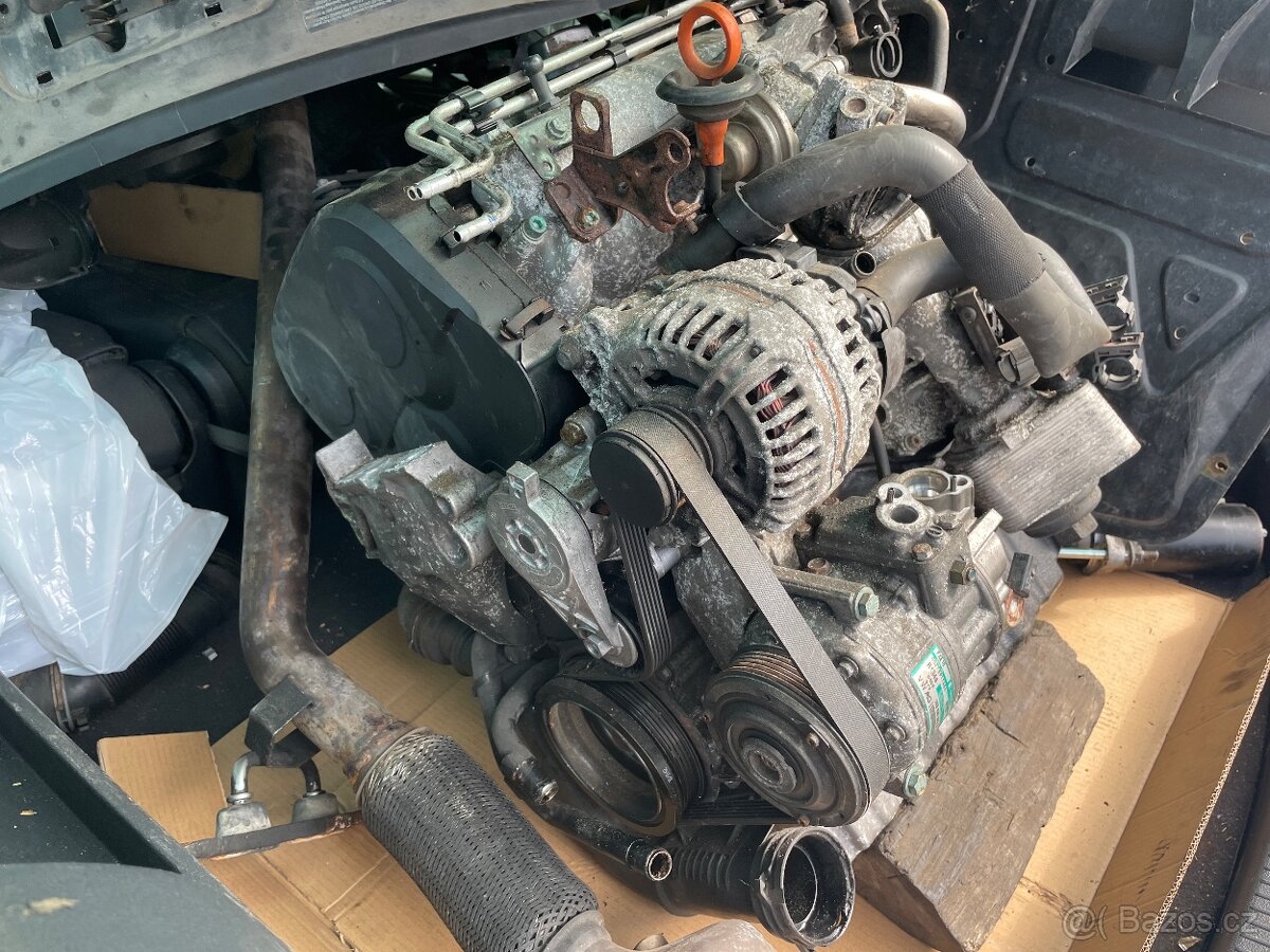 VW Touran motor 2,0 tdi Bkd - 2