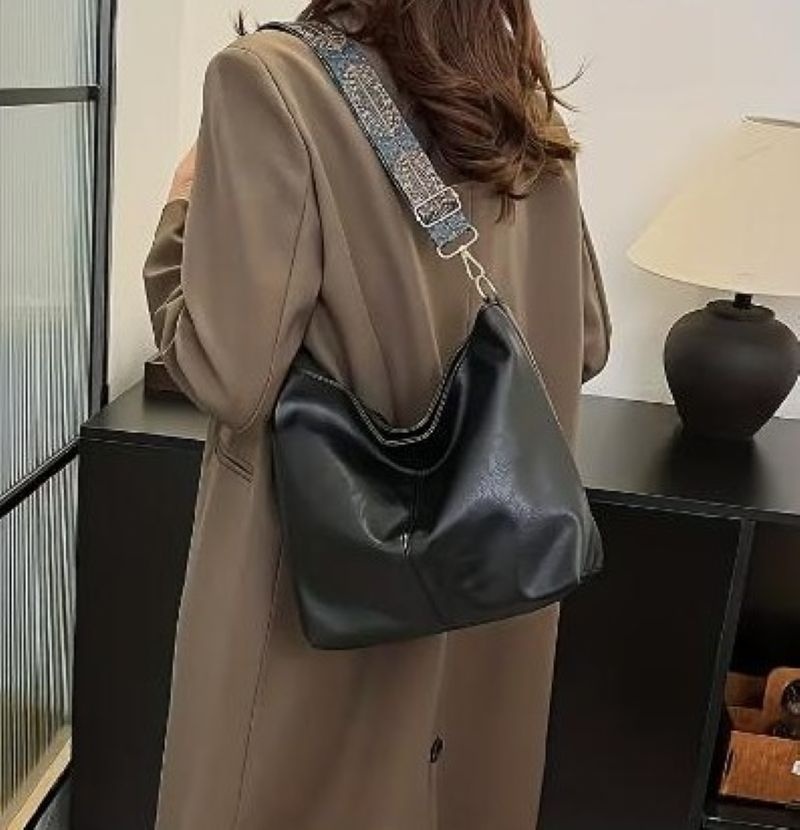 Krásná nová černá kabelka - 2