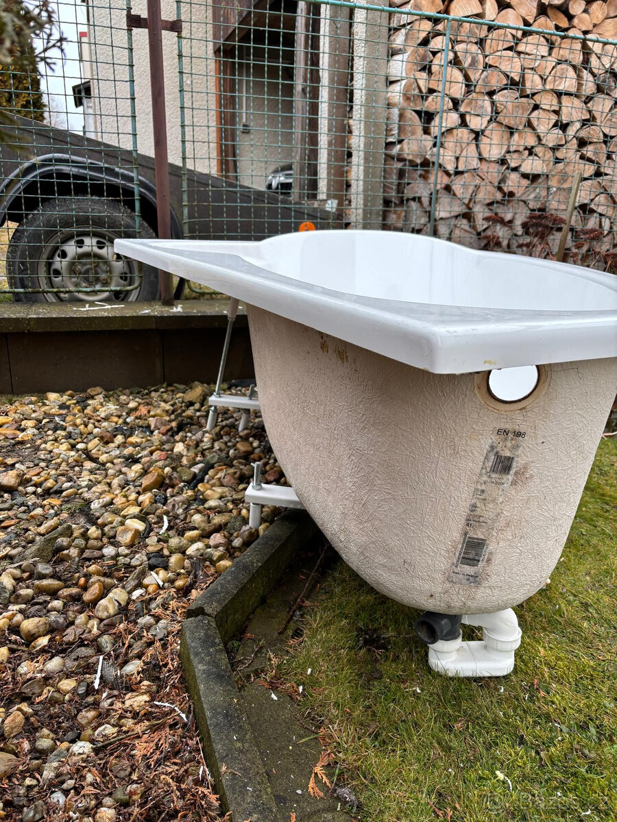 koupelnová rohová vana - 2