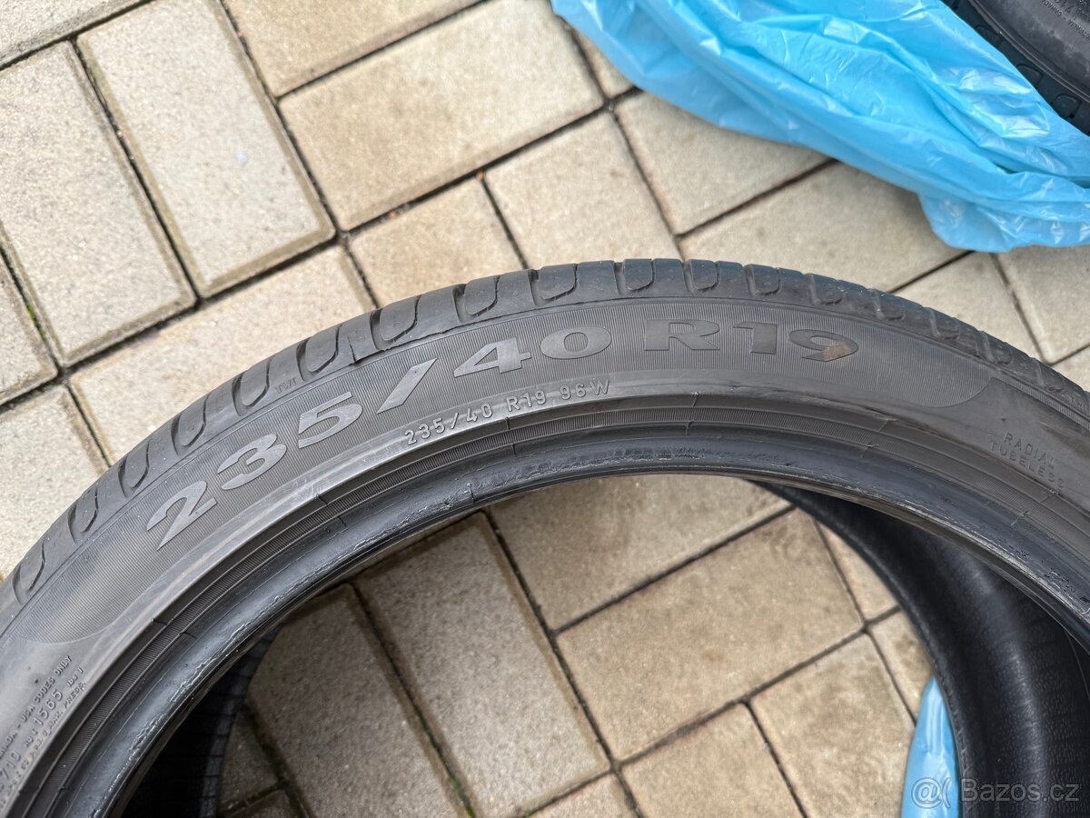 Letní pneu Pirelli 235/40/19 - 2