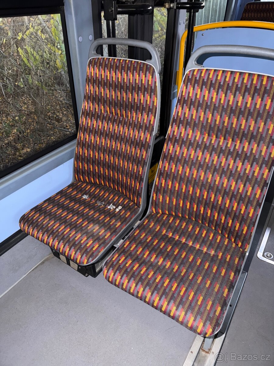 Zdarma sedačky z autobusu - 2