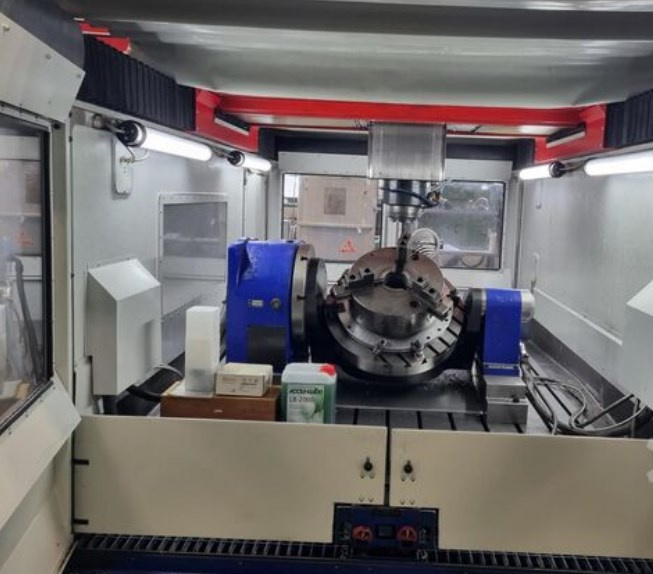 Obráběcí centra - vertikální Depocut 2012 - 2