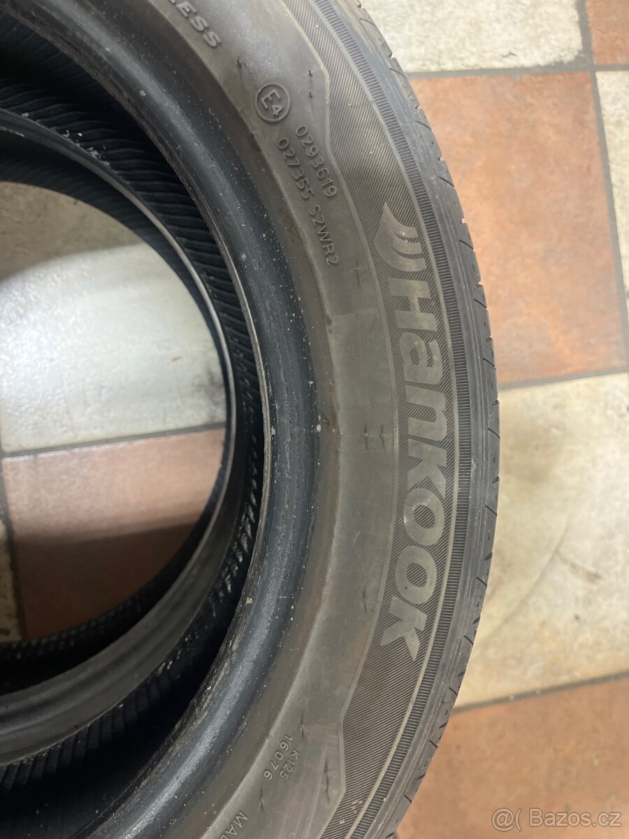 Pneu 185/55 R15 - 2