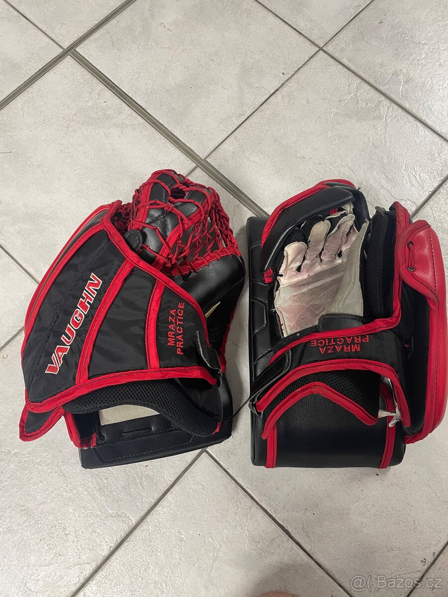 Vaughn V9 ,set Petr Mrazek - 2