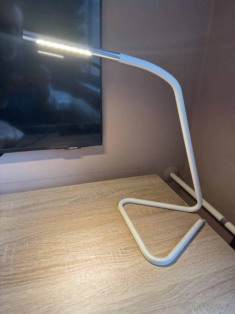 LED lampička na pracovní stůl - 2