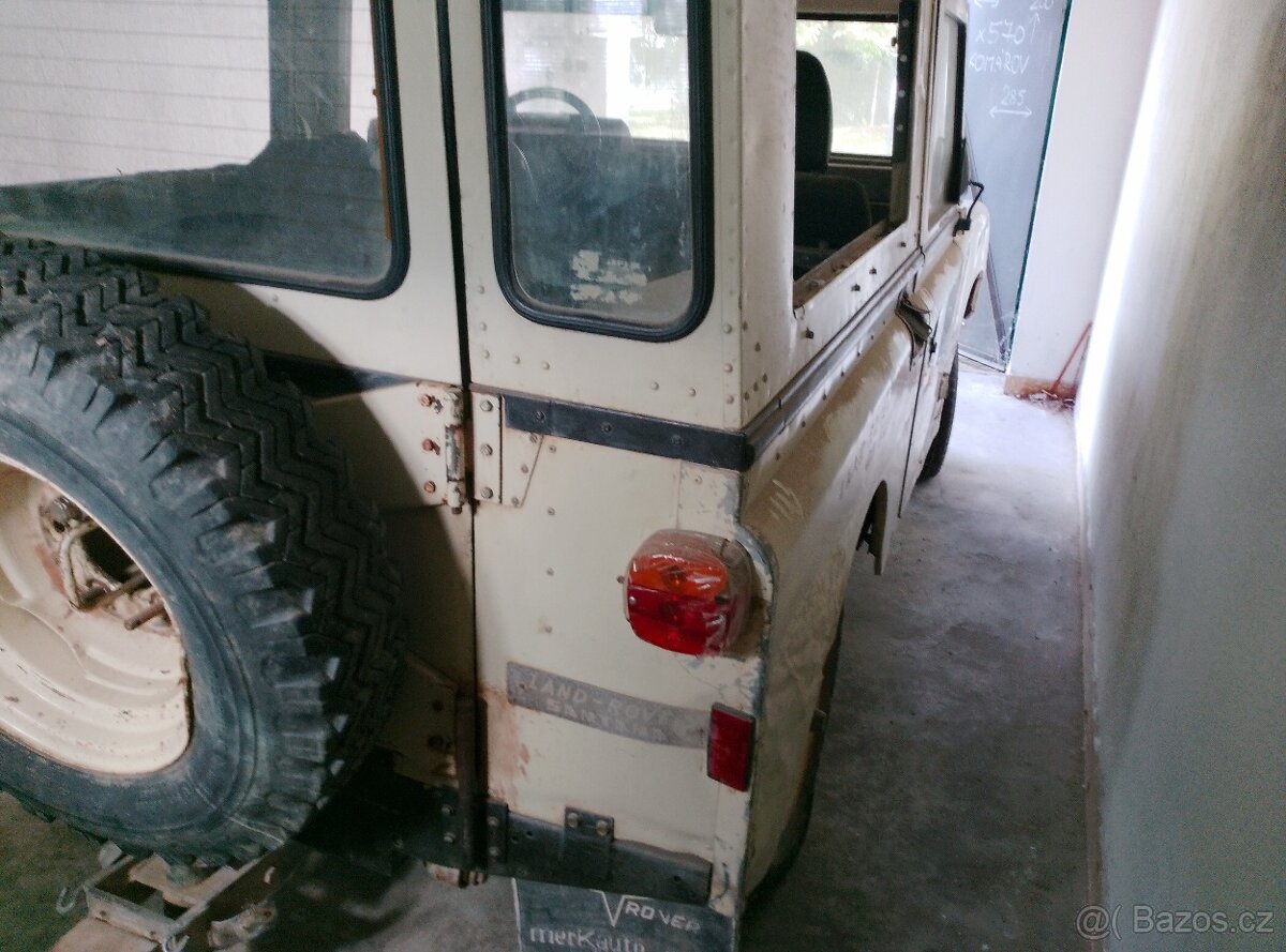 Land Rover Santana - 2