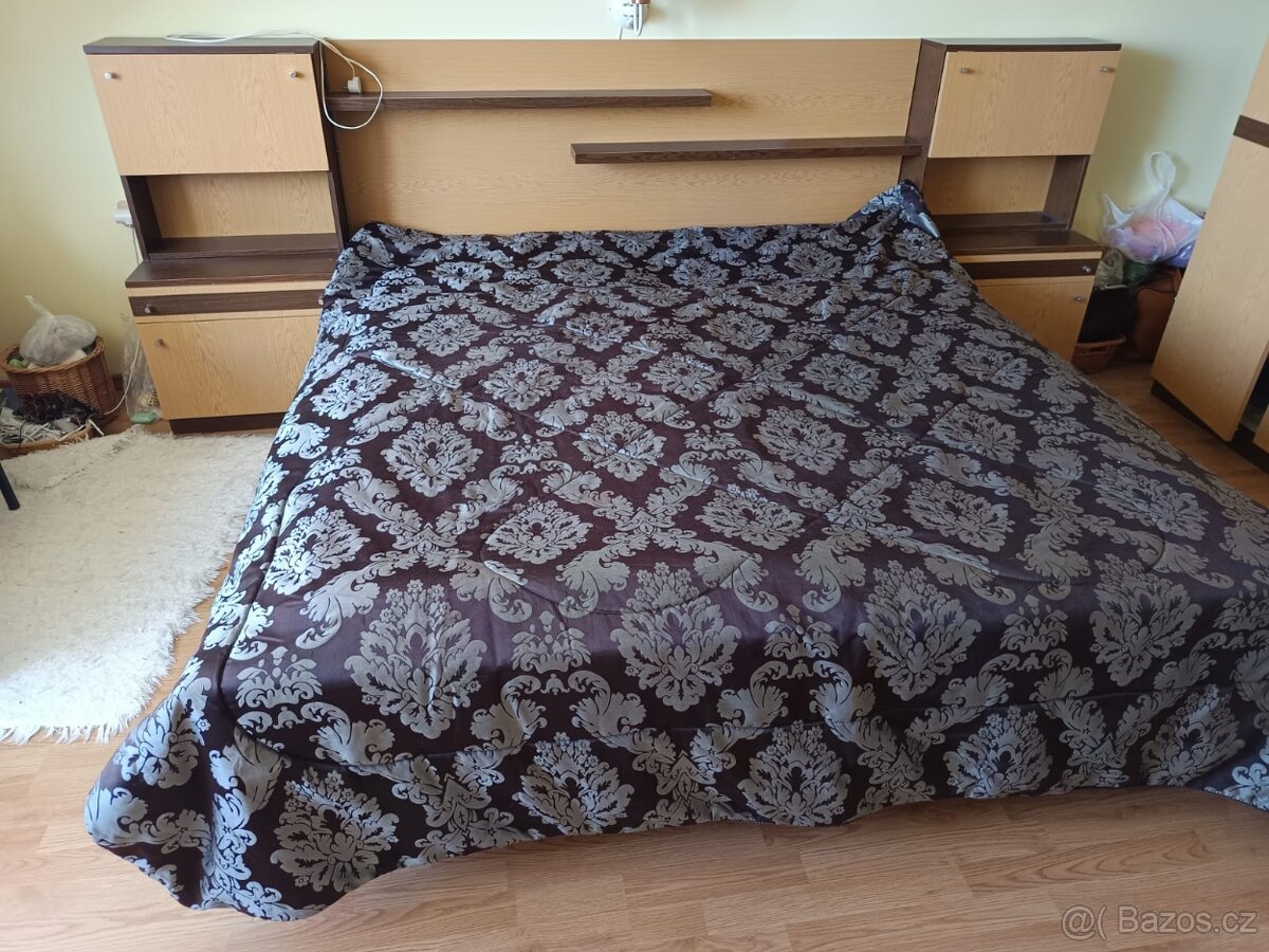 Prodám kompletní postel. - 2