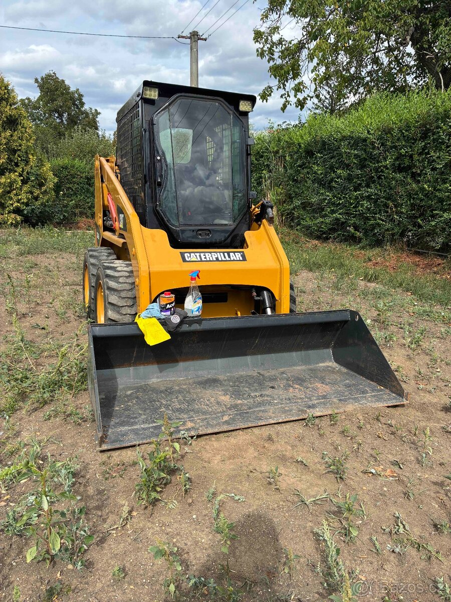 smykový nakladač Caterpillar 226B3 - 2