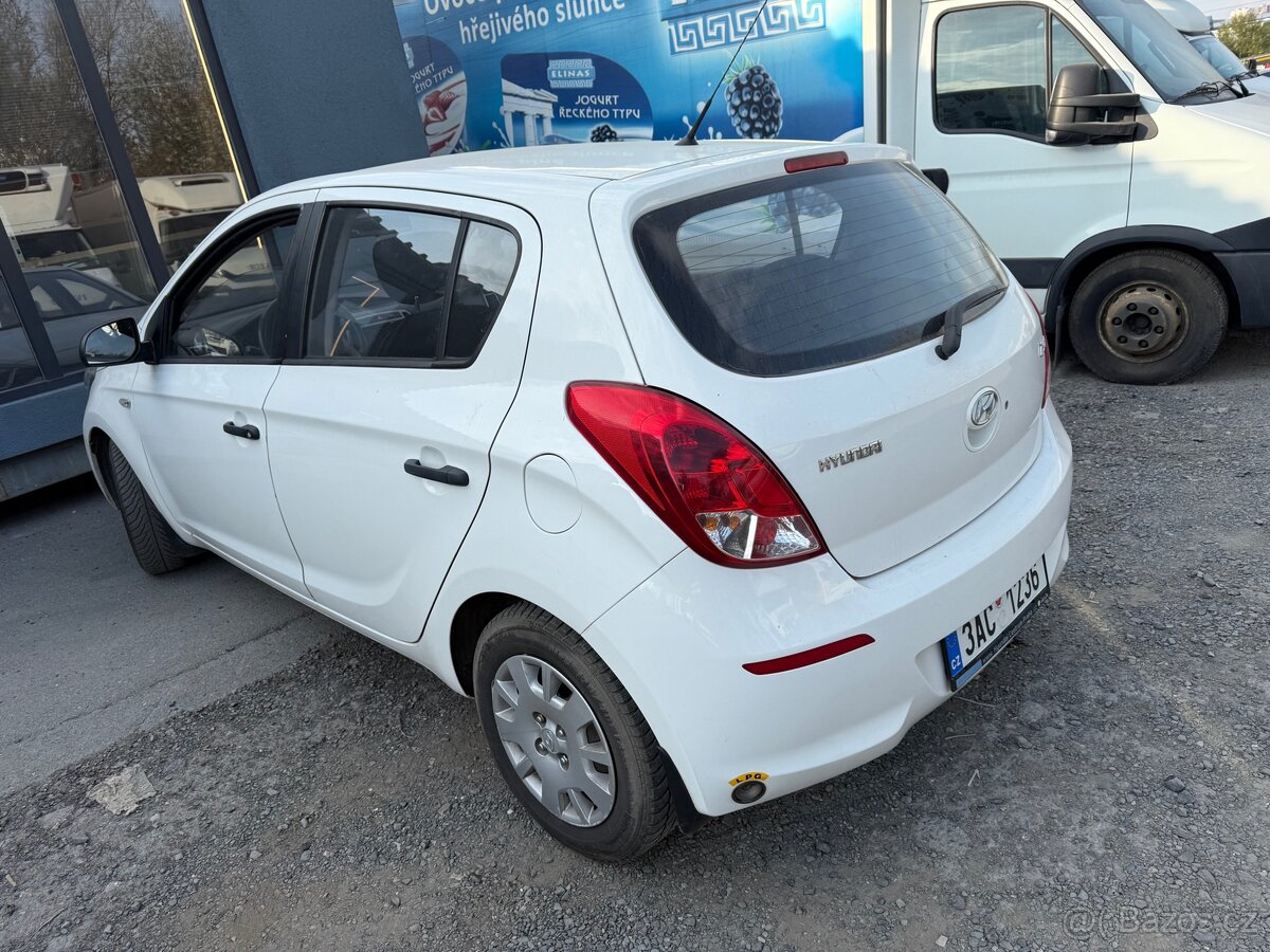 Volný ihned UBER , Bolt ECONOMY - Hyundai i 20 1,4 LPG - 2