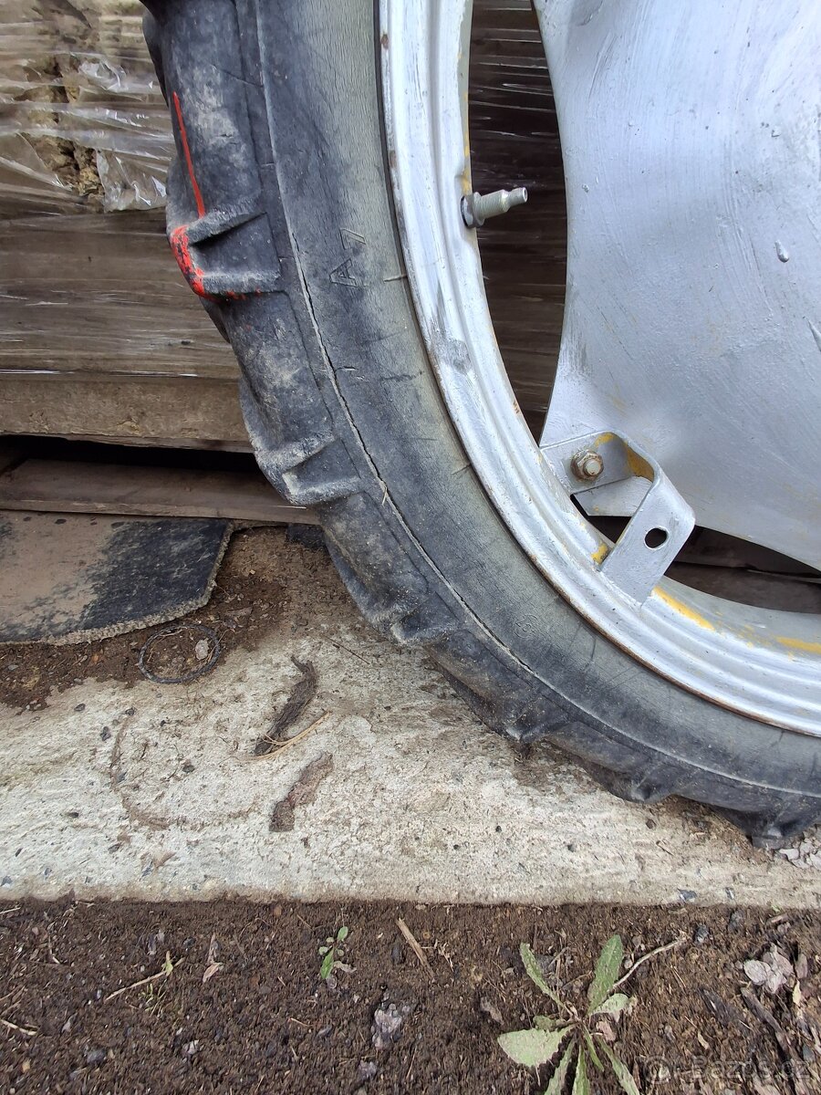 Kolo traktor RS-09 - 2