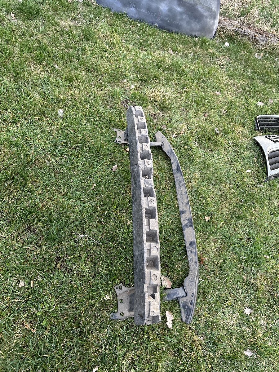 Přední výztuha VW Touran - 2