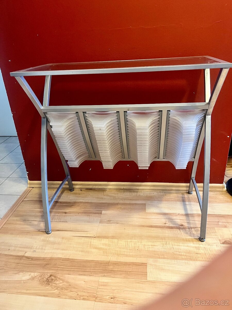 Odkládací stolek a stojan na CD - 2