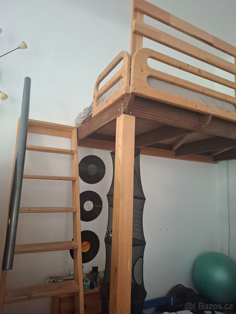 Dřevěná patrová postel z masivu - 2