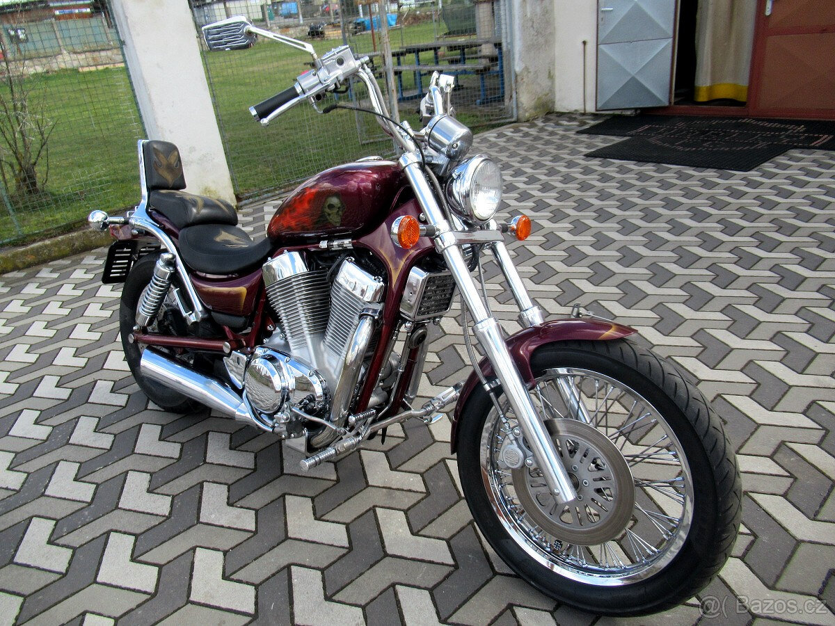 Suzuki VS 1400 Intruder - 2