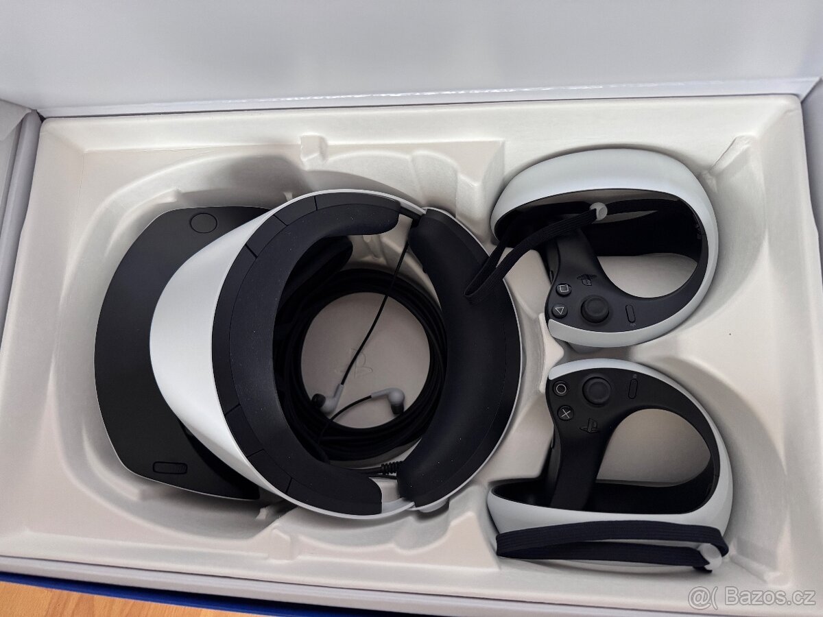 Playstation VR2 + PlayStation VR2 Sense controller charging - 2