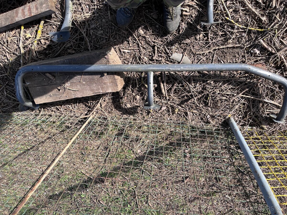 Nášlapy Nissan Terrano II - 2