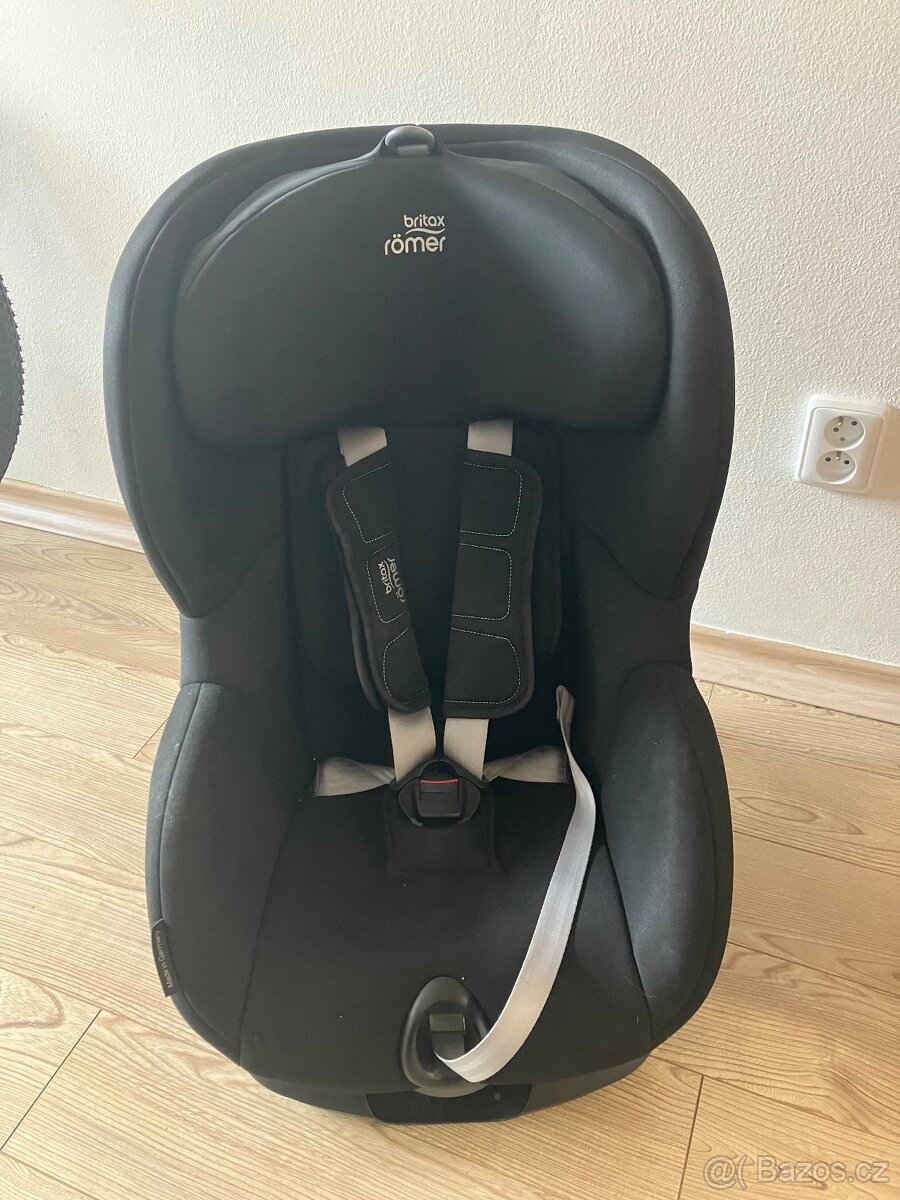 Britax Romer Trifix 2 I-Size 2023 Cosmos Black - 2