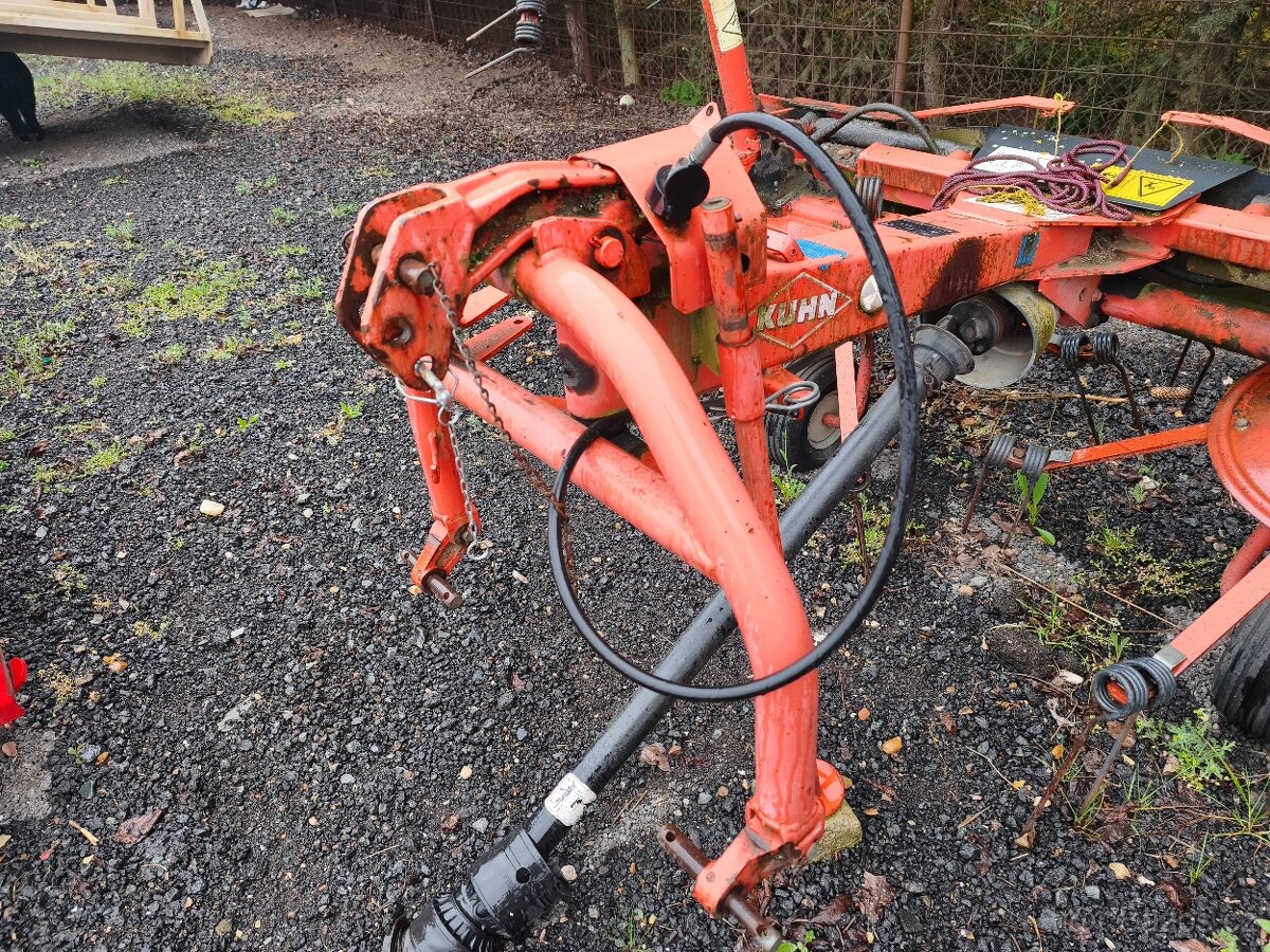 Obraceč Kuhn GF502 - 2