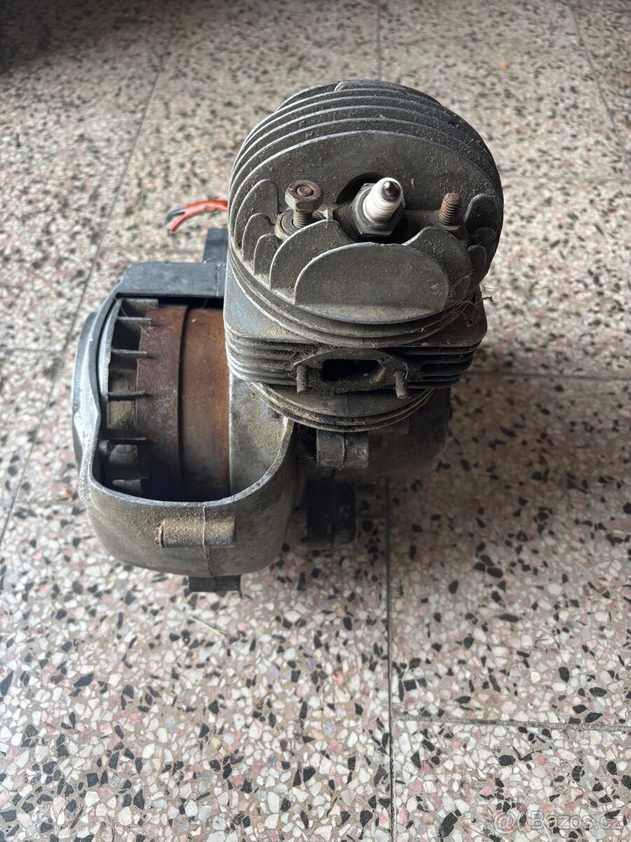 Manet 100/125 díly,motor - 2