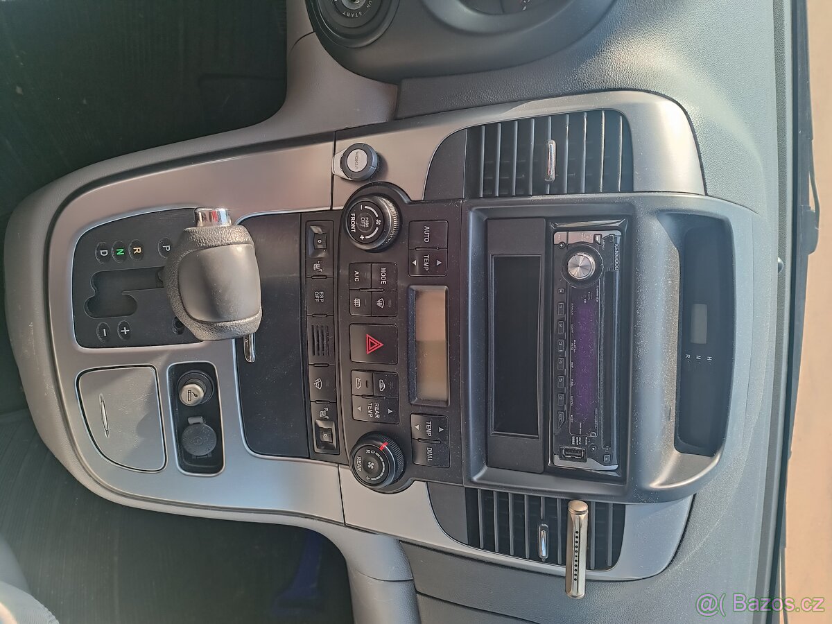 Kia Carnival - 2